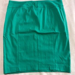 🎄3/$20🎄Attyre Women’s Petite pencil skirt